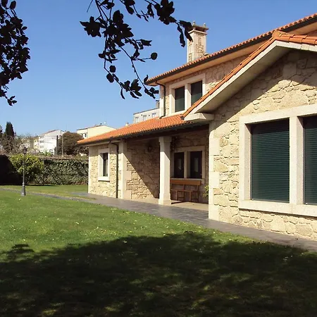 Konukevi A Lua Do Camino Melide